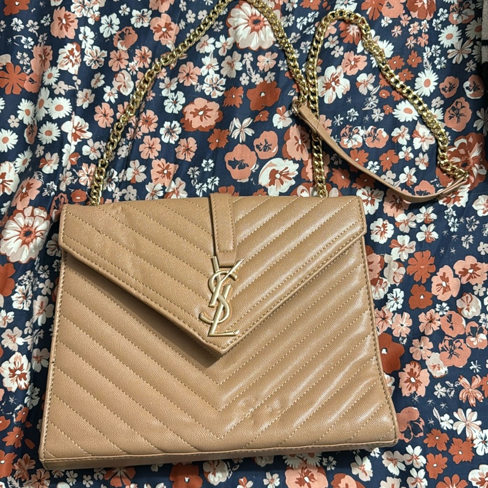 Nude purse